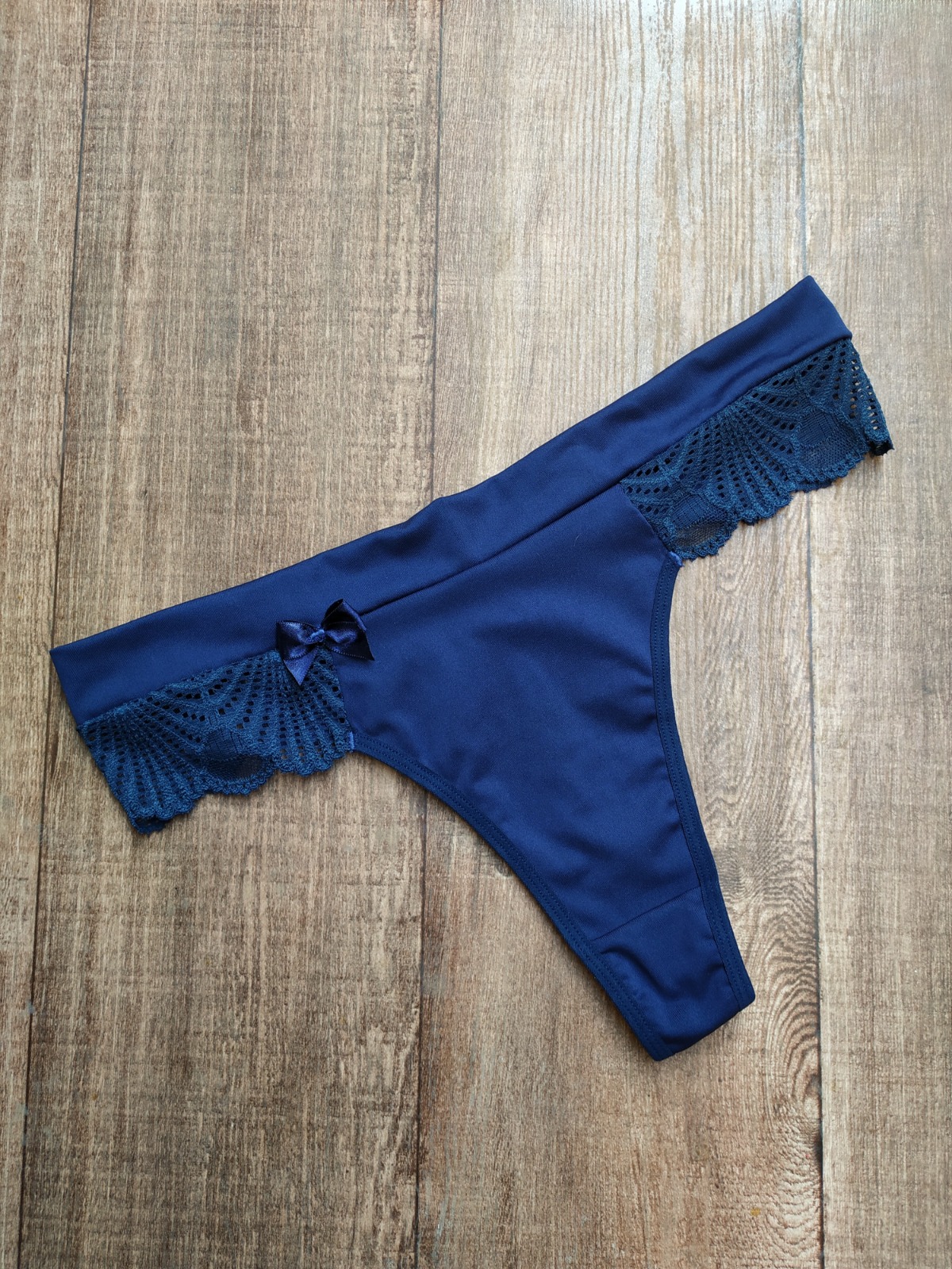 Calcinha Fio Duplo Plus – Dany — Calcinhas Femininas, Calcinhas Plus Size — SKU 485029. Cor: Lilás, Romance, Marinho, Rubro. Tamanho: 48, 50, 52