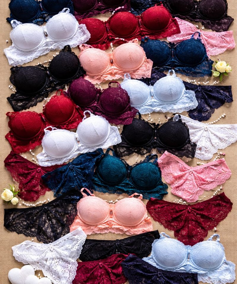 Kit com 10 Conjuntos de Lingerie com BOJO Variados – Queima de Estoque — Kits de Lingerie — SKU KIT-10-CONJ. Cor: Cores sortidas pelo sistema. Tamanho: 10 P, 10 M, 10 G, 10 GG